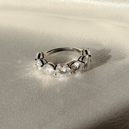 RING BAND 7 ROUND CUT MOISSANITE 1CT EACH (color D, VVS1)