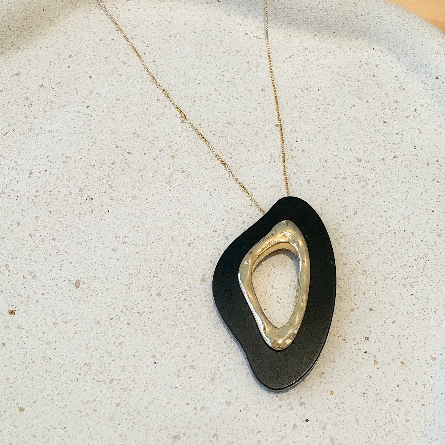 NECKLACE ORGANIC BLACK