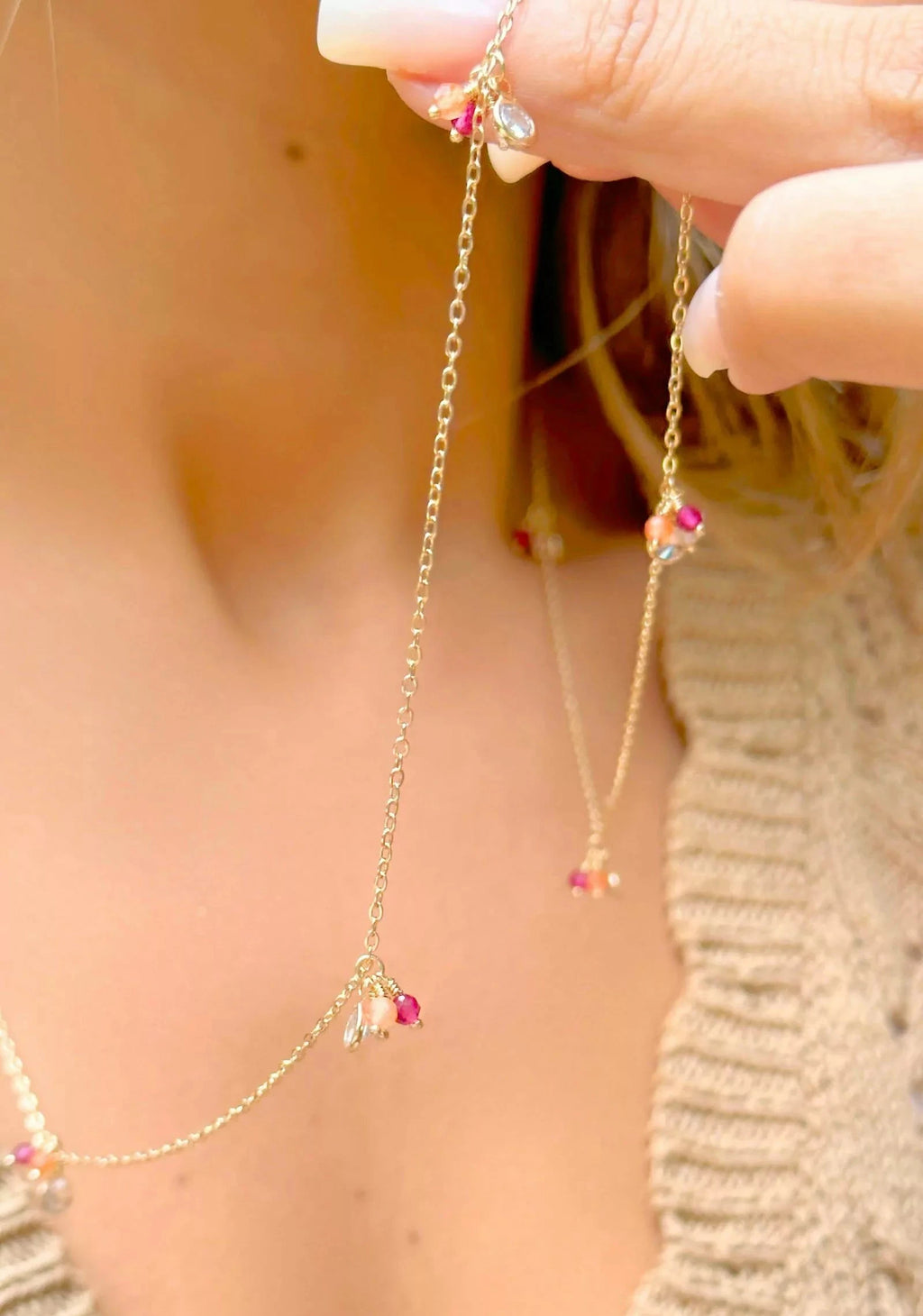 NECKLACE WITH RED/PEACH COLOR NATURAL CRYSTALS 80cm LONG