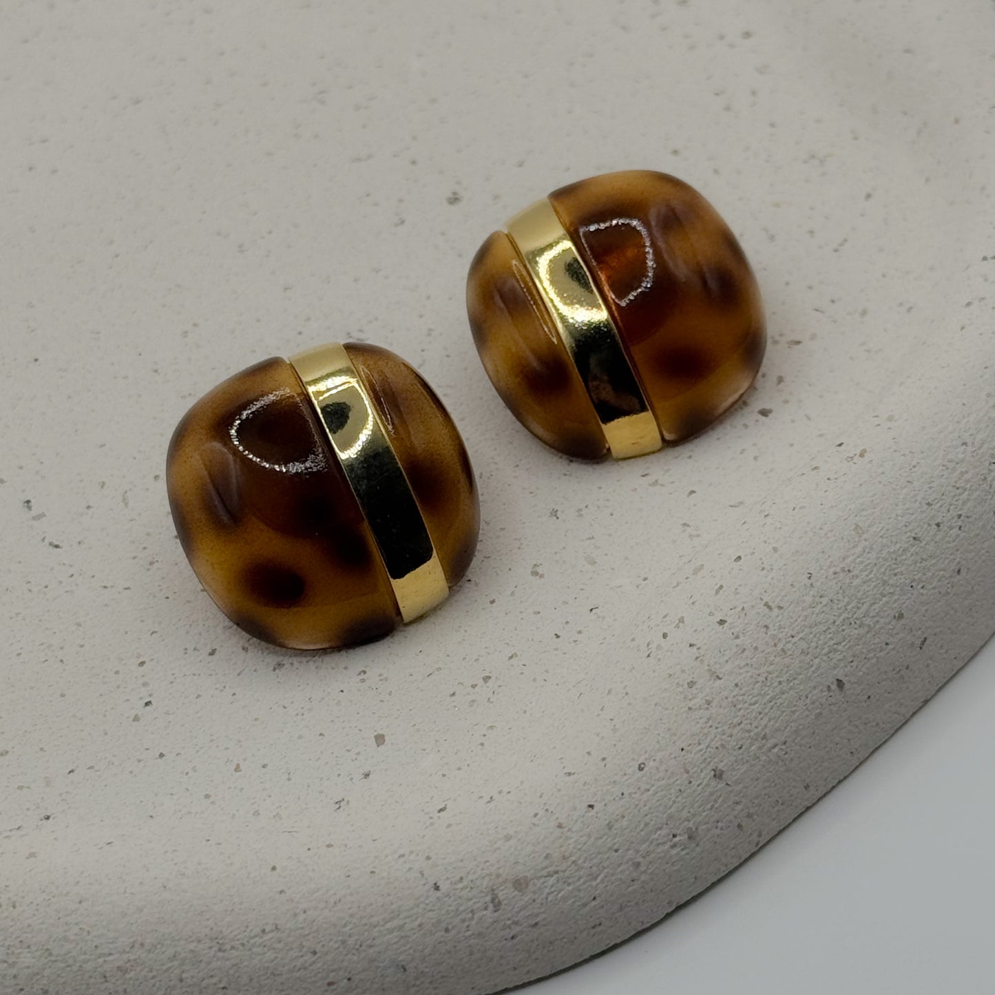EARRINGS MAXI BUTTON RESIN BROWN LEOPARD PRINT