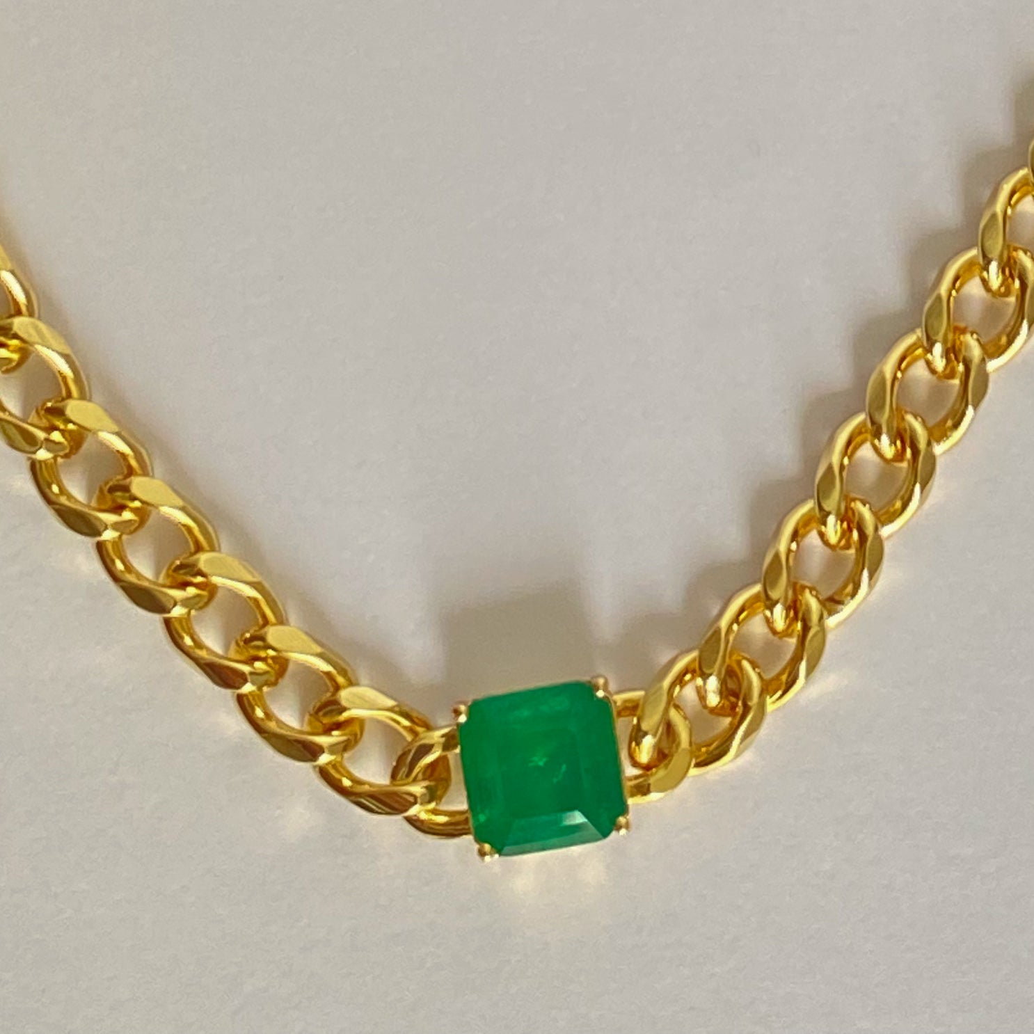NECKLACE SQUARE GREEN FUSION CRYSTAL GRUMET CHAIN