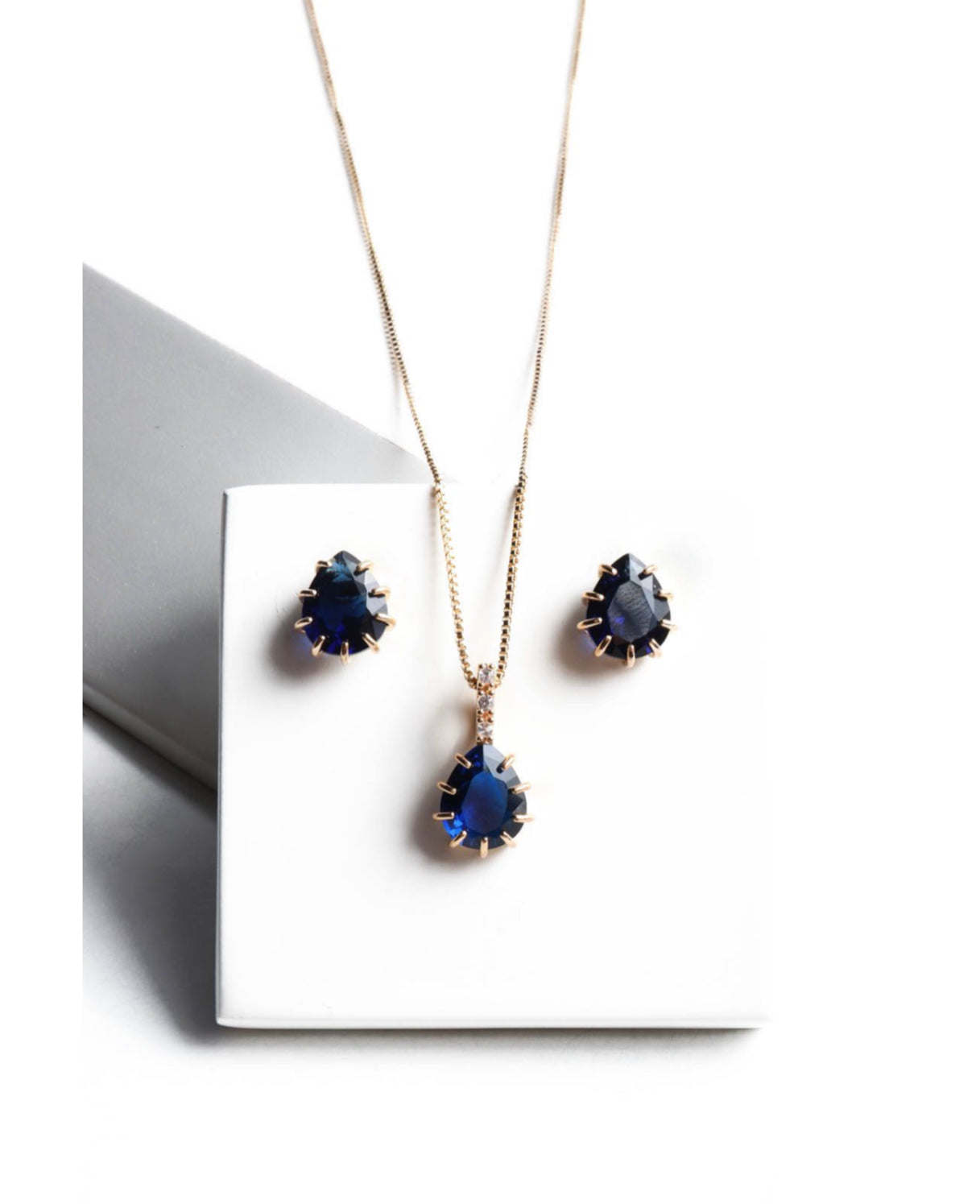 NECKLACE + EARRINGS TEARDROP BLUE SAPPHIRE