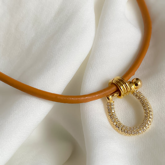 NECKLACE LEATHER STRING CARAMEL HORSE SHOE CZ