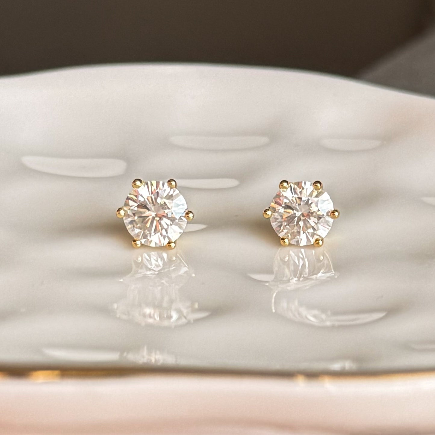 EARRING MOISSANITE STUDS 6.5MM