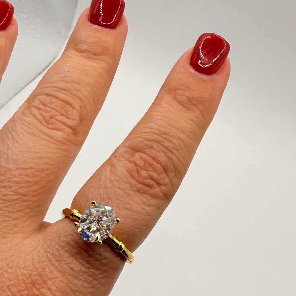 RING OVAL MOISSANITE 2CT ADJUSTABLE