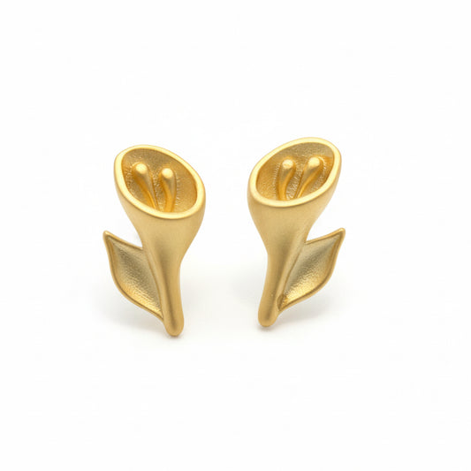 EARRING LILY FLOWER STUDS MATTE GOLD