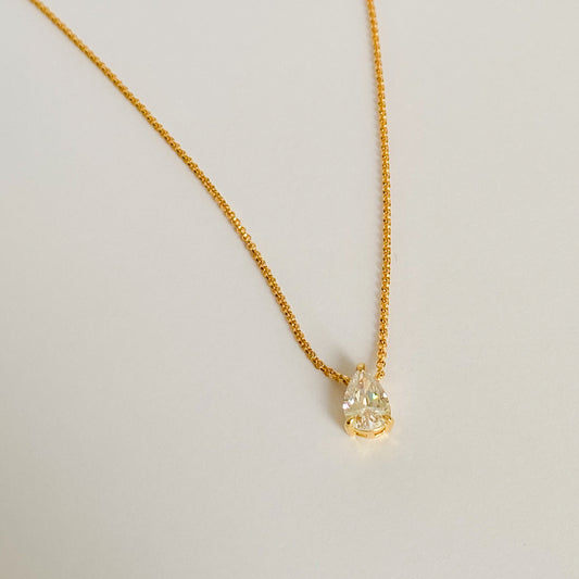 NECKLACE TEAR DROP MUST HAVE