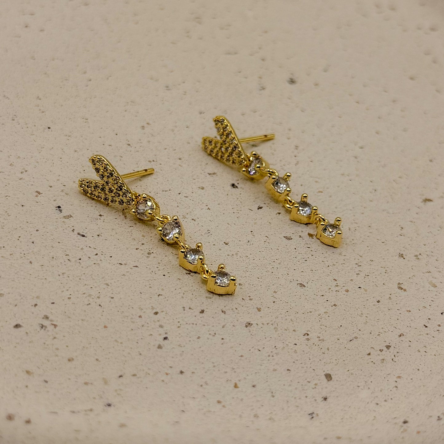 EARRING HEART STUD WITH CZ LINE