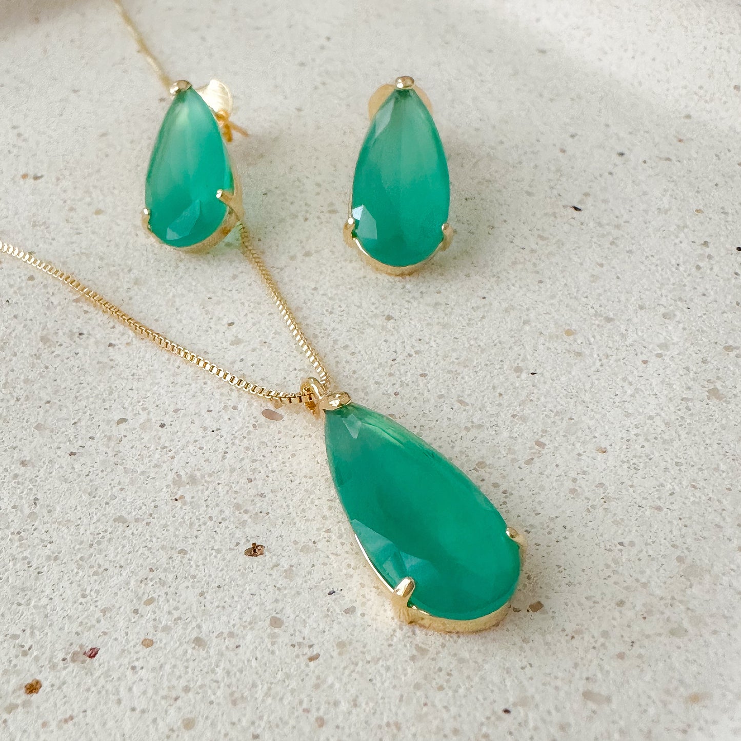 NECKLACE+EARRING SET 22x9 TEAR DROP GREEN TURMALINE CRYSTAL