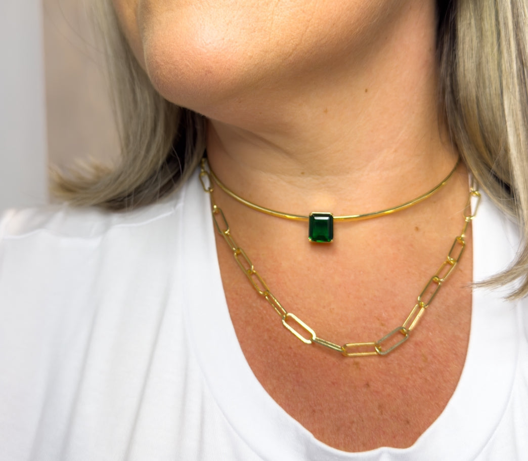 NECKLACE WIRE CHOKER W/ RECTANGLE EMERALD CRYSTAL