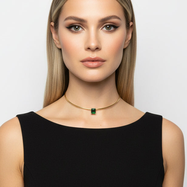 NECKLACE WIRE CHOKER W/ RECTANGLE EMERALD CRYSTAL