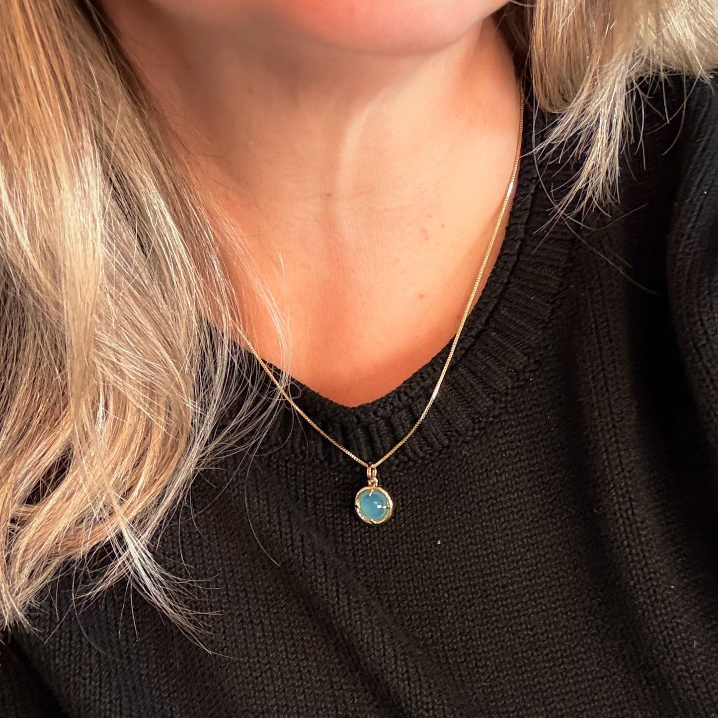 NECKLACE ROUND CRYSTAL PENDANT