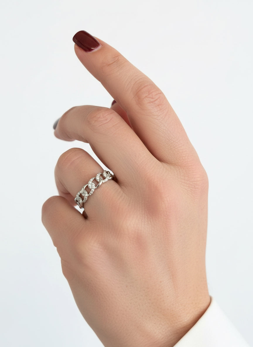 RING CHAIN STYLE WITH CUBIC ZIRCONIA (size 8US)