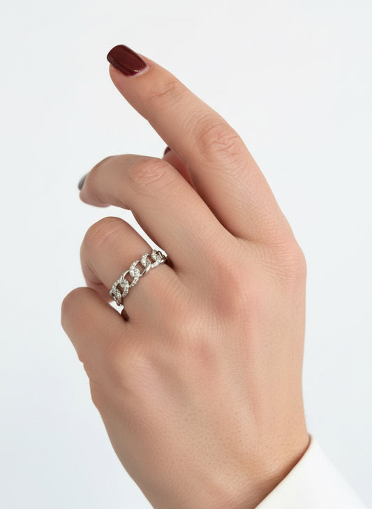 RING CHAIN STYLE WITH CUBIC ZIRCONIA (size 8US)