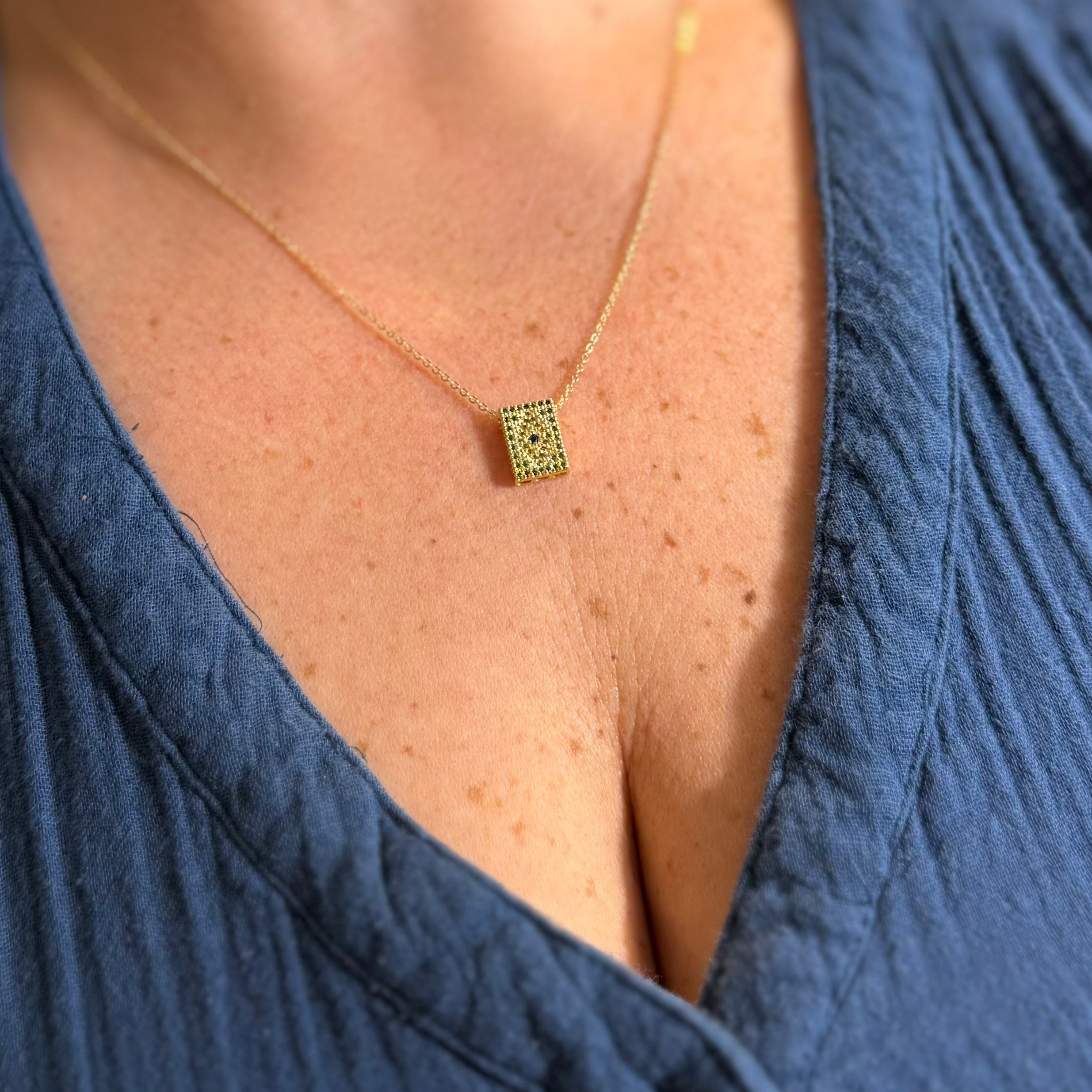 NECKLACE BRAZIL FLAG CRYSTALS