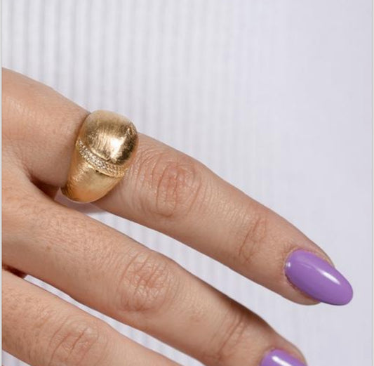 RING MATTE GOLD WITH CRYSTALS