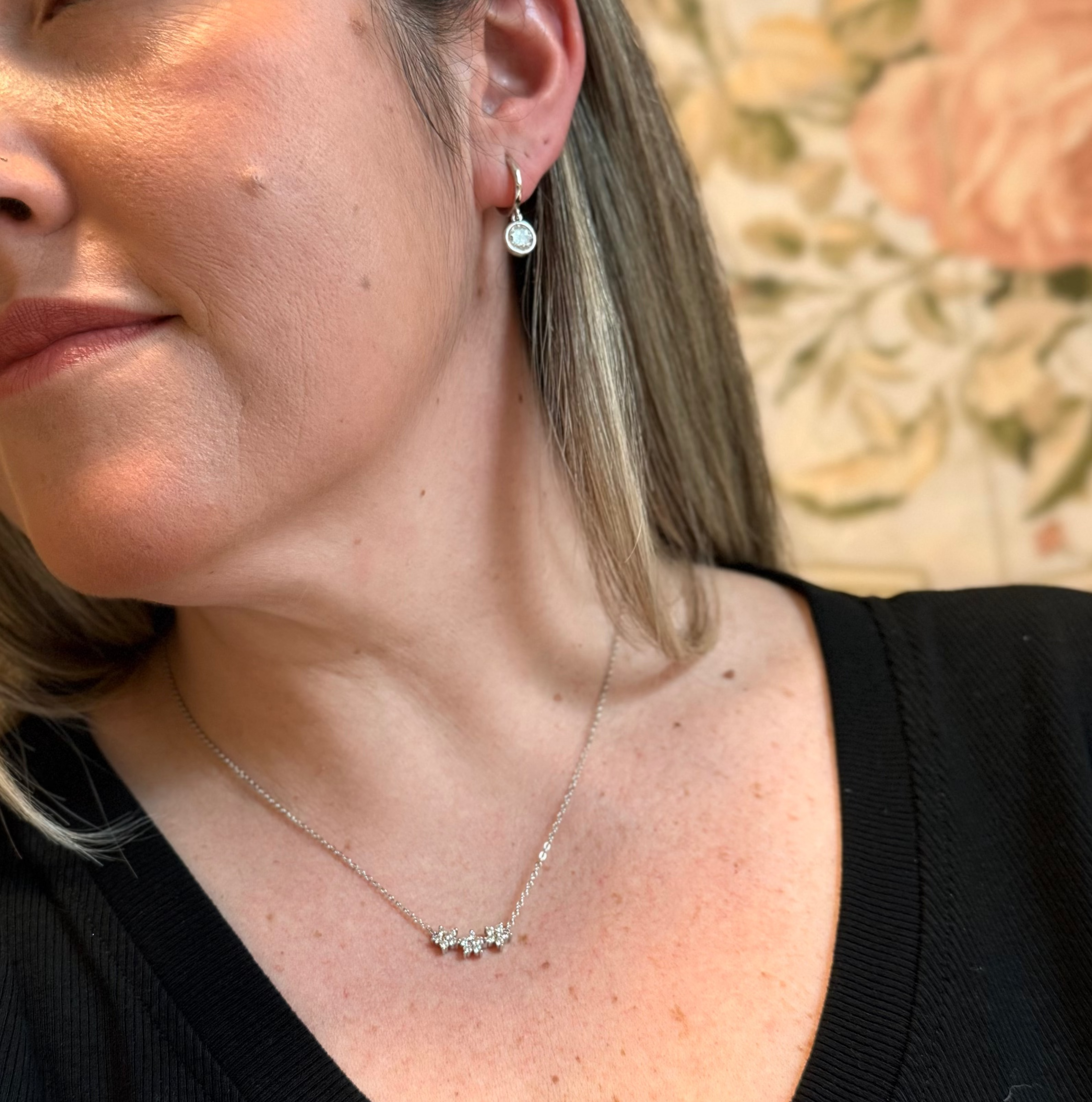 NECKLACE MOISSANITES 3 FLOWERS 2mm