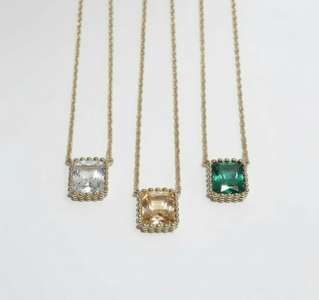 NECKLACE WITH RECTANGLE PENDANT CRYSTAL