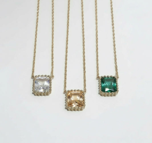 NECKLACE WITH RECTANGLE PENDANT CRYSTAL