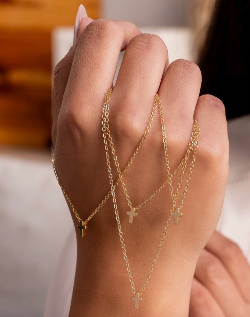 NECKLACE MINI DELICATE CROSS