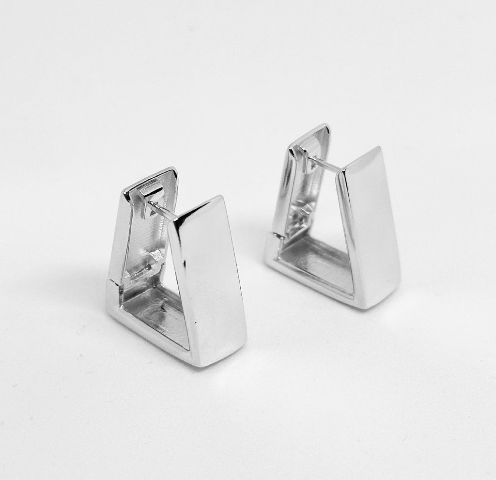 EARRING HOOPS TRIANGLE MAXI