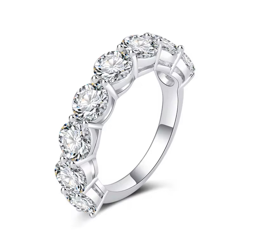 RING BAND 8 ROUND CUT MOISSANITE 0.5CT EACH = 4CT (color D, VVS1)