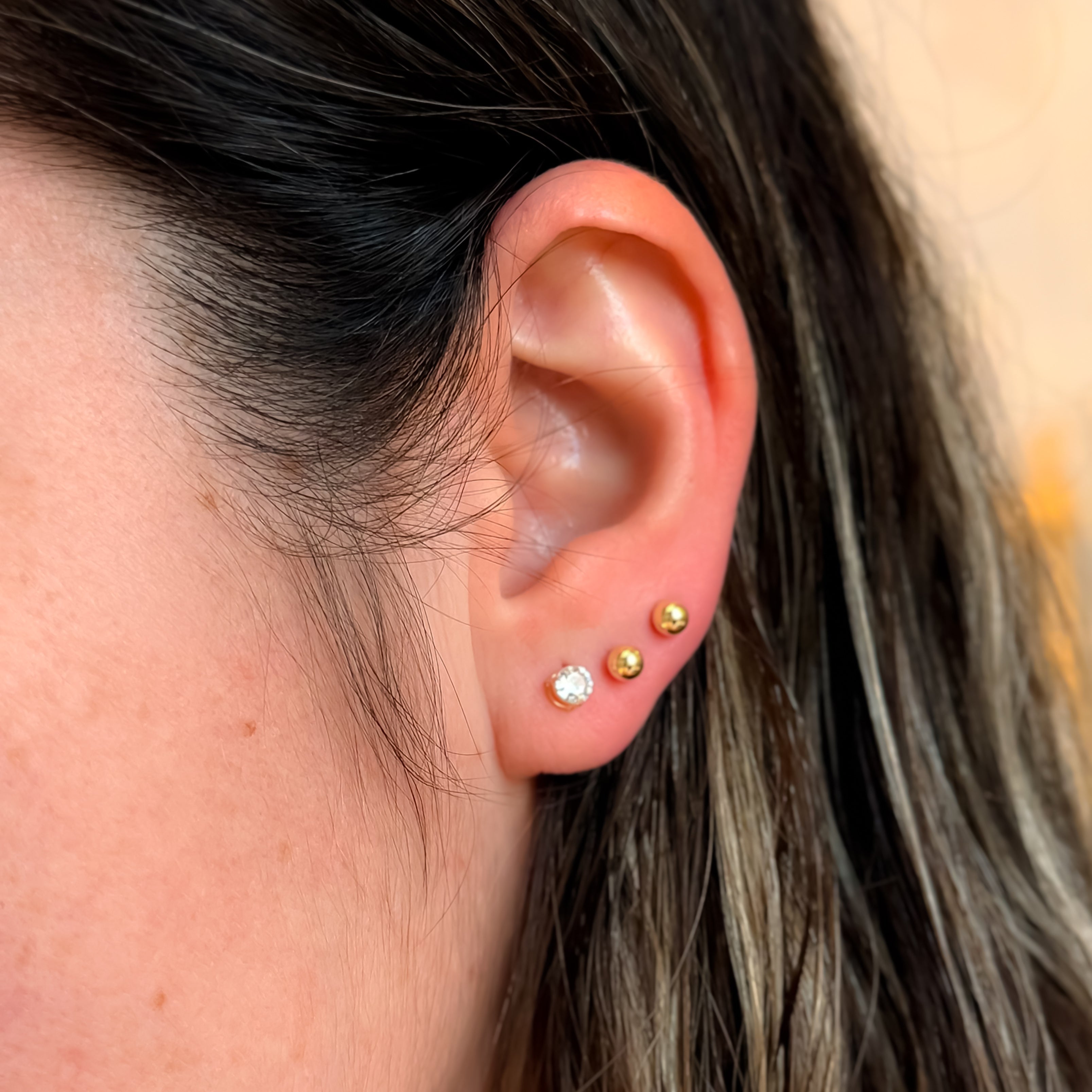 EARRING STUDS 4MM CUBIC ZIRCONIA ON SOLID 18K GOLD