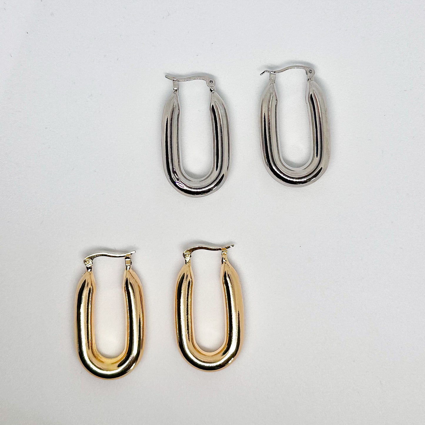 EARRING OVAL HOOPS