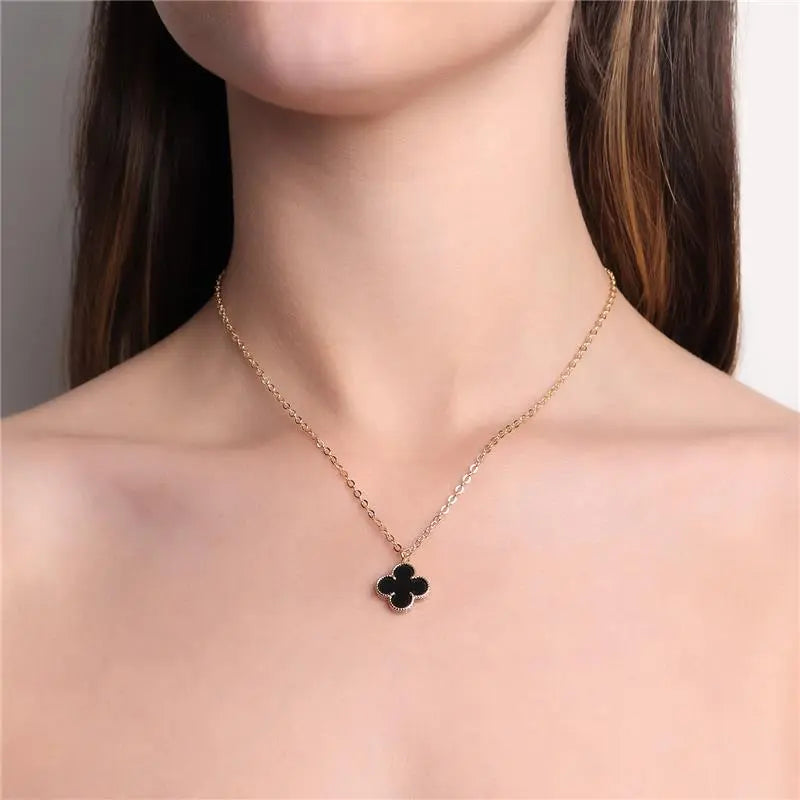 NECKLACE SINGLE CLOVER VC BLACK