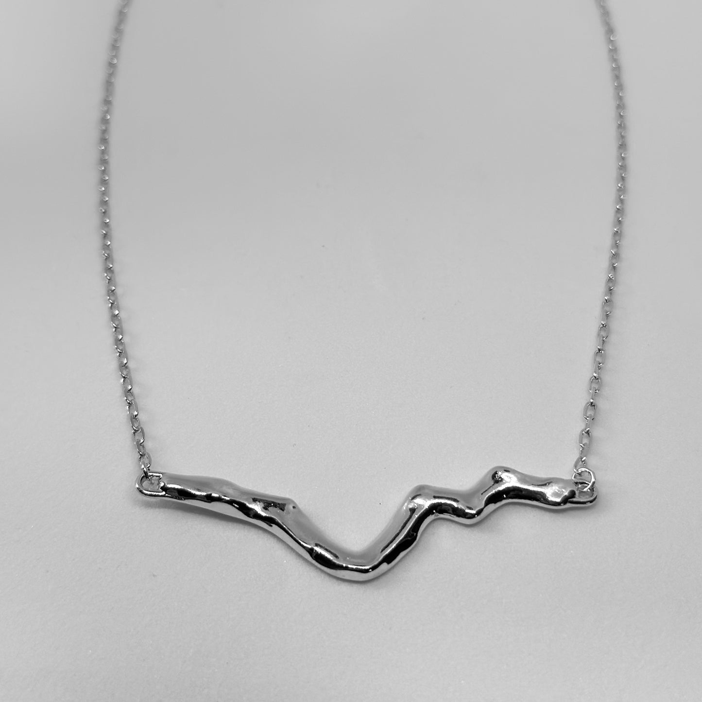 NECKLACE ORGANIC HORIZONTAL PENDANT