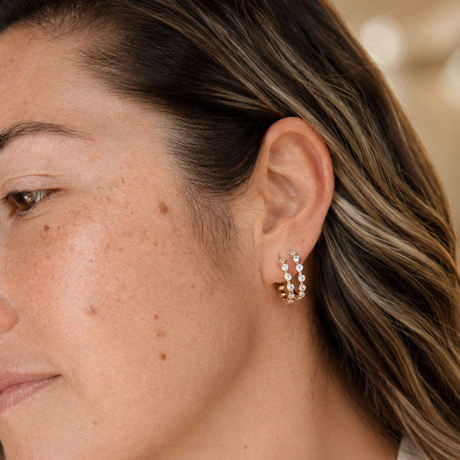 EARRING HOOPS BEZEL BUBBLE 2.5MM MOISSANITES