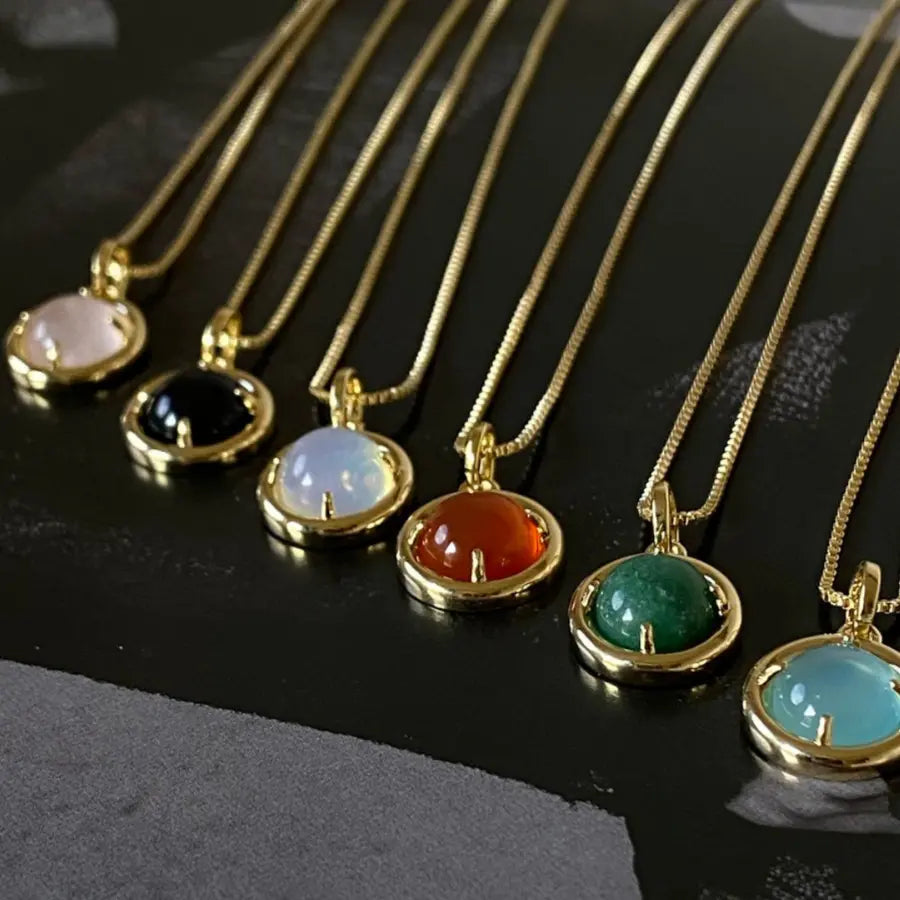 NECKLACE ROUND CRYSTAL PENDANT