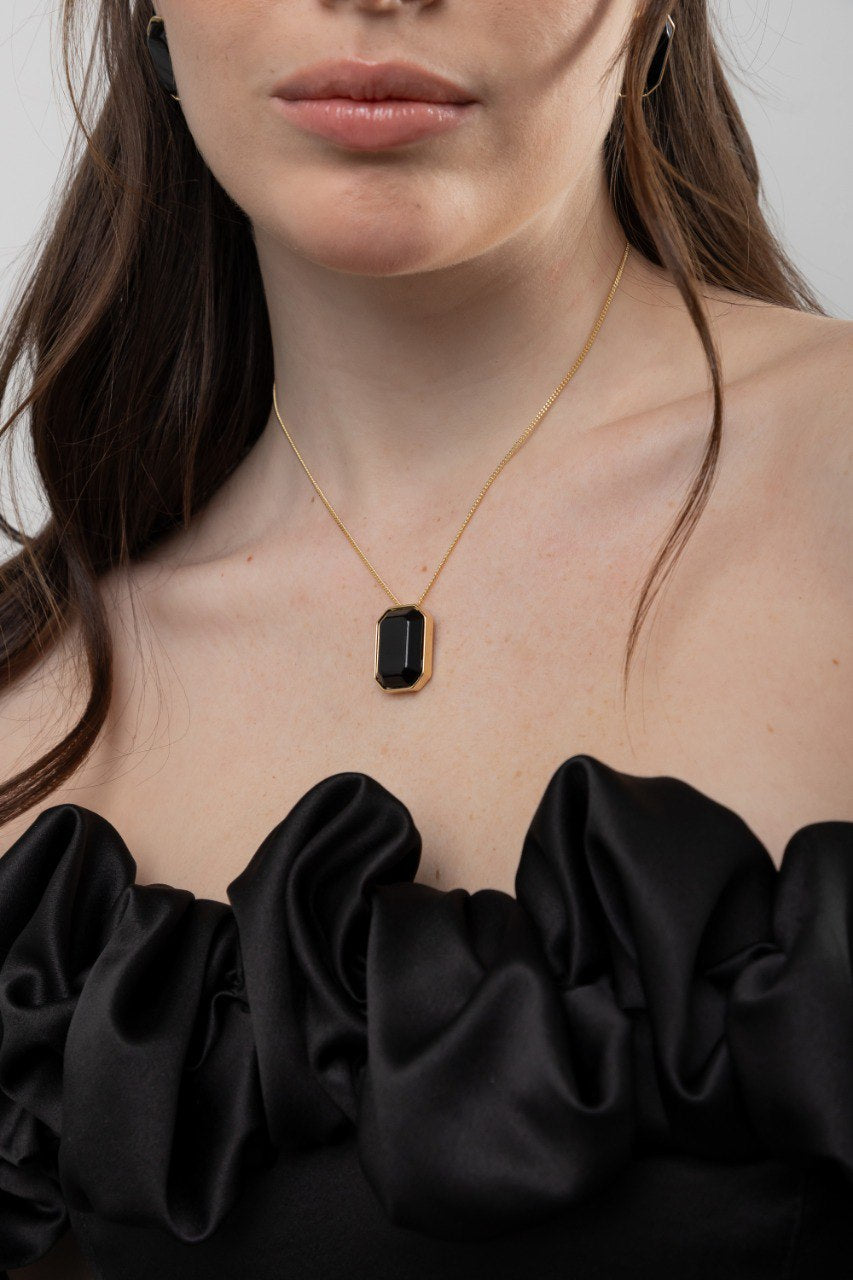 NECKLACE BLACK RESIN RECTANGLE