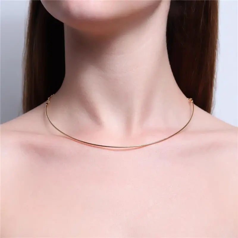 NECKLACE WIRE WITH BACK CHAIN