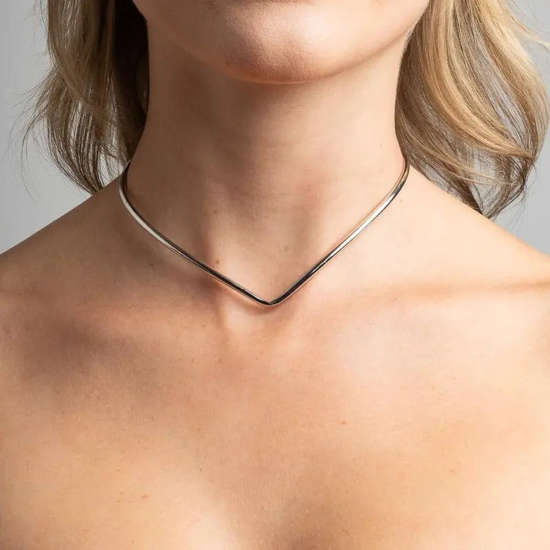 NECKLACE CHOKER WIRE V CUT