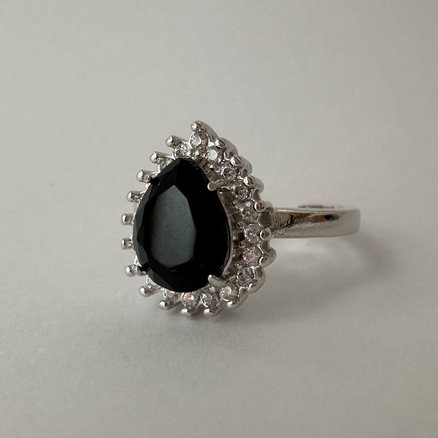 RING BLACK ONIX CRYSTAL TEAR DROP ADJUSTABLE