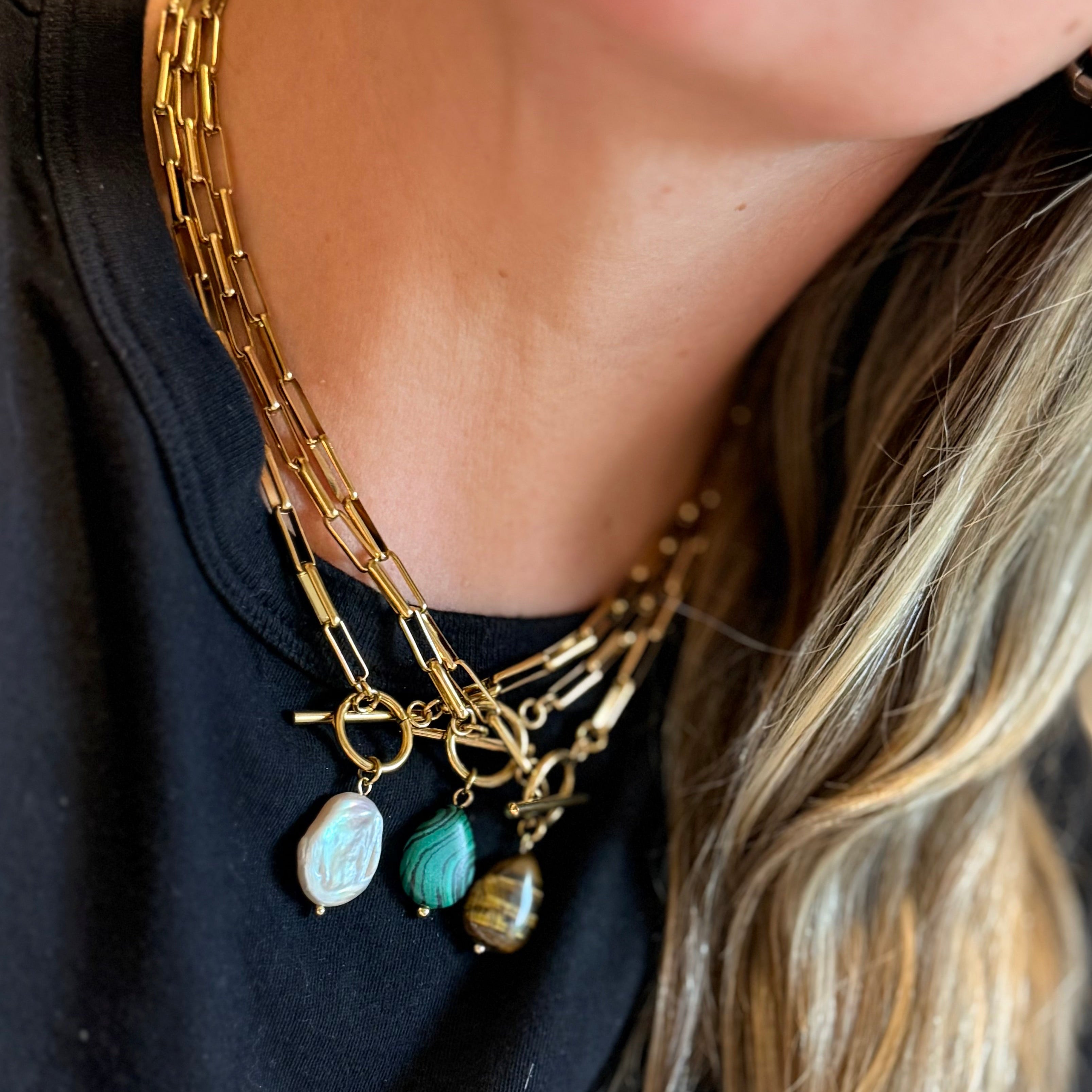 NECKLACE FRONT CLASP WITH PENDANT