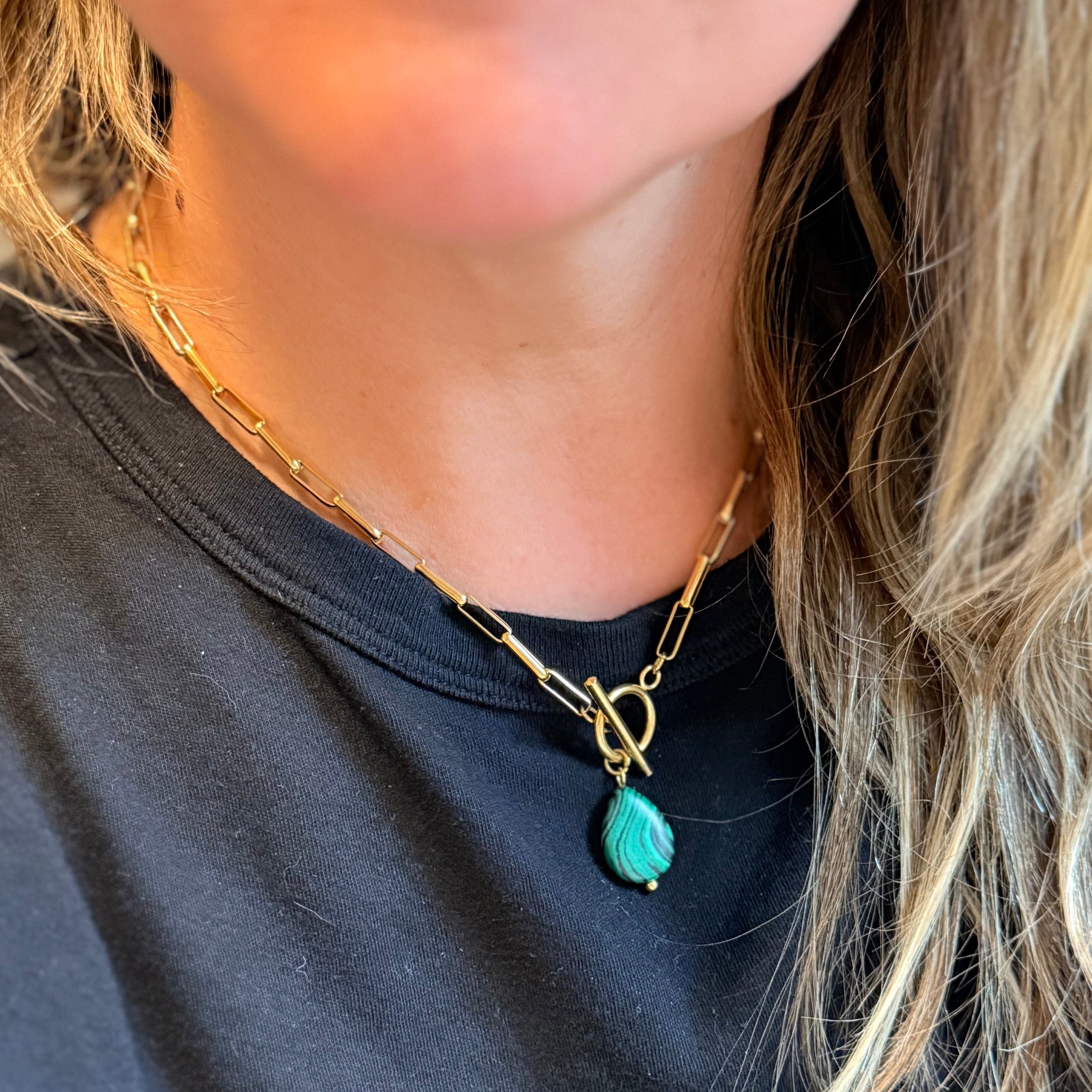 NECKLACE FRONT CLASP WITH PENDANT