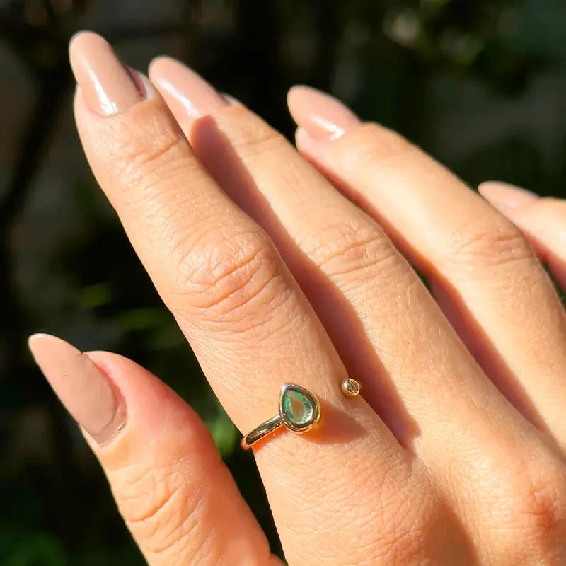 RING TEAR DROP GREEN CRYSTALS ADJUSTABLE