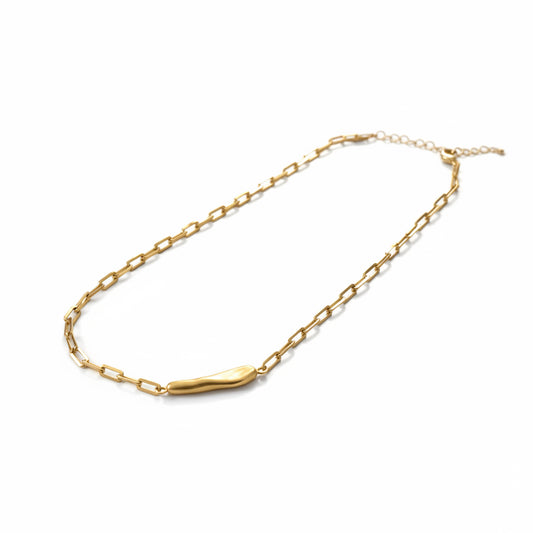 NECKLACE CHAIN WITH BRUSHED ORGANIC SIDE PENDANT