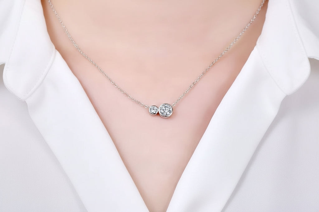 NECKLACE 2 ROUND PENDANT MOISSANITE+CZ