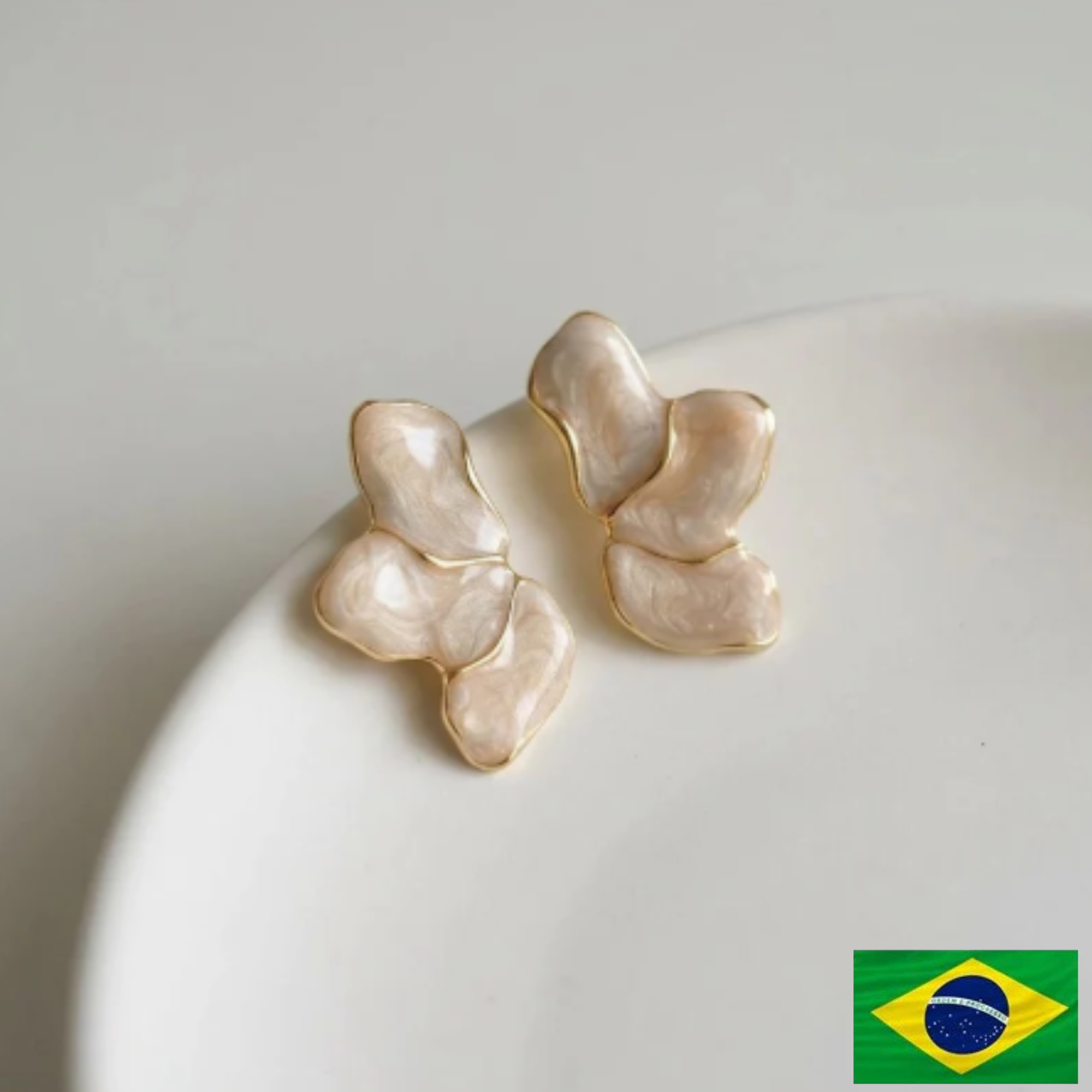 EARRING PETALS PEARL COLOR RESIN