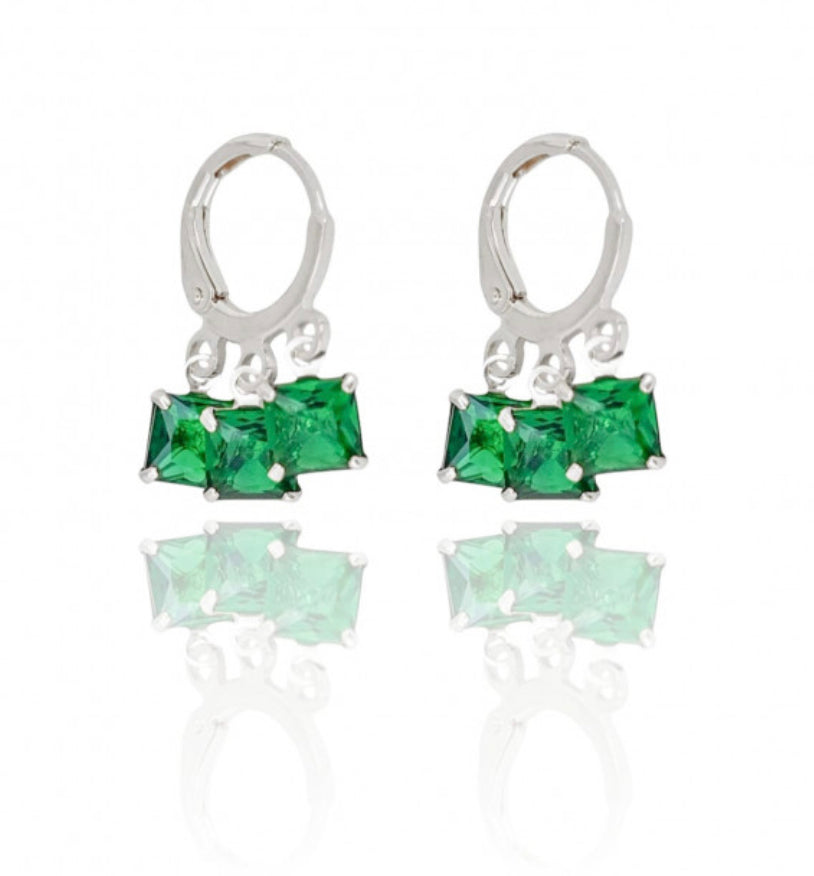 EARRING HOOP WITH EMERALD COLOR CRYSTAL